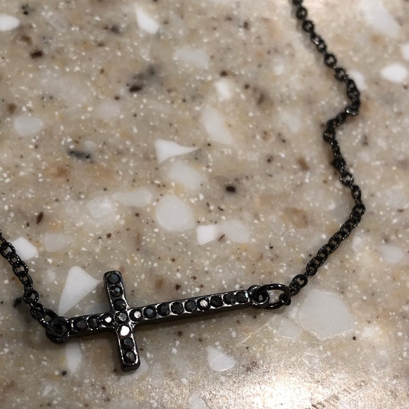 🆕 Apt 9 Cross Necklace - Picture 2 of 5
